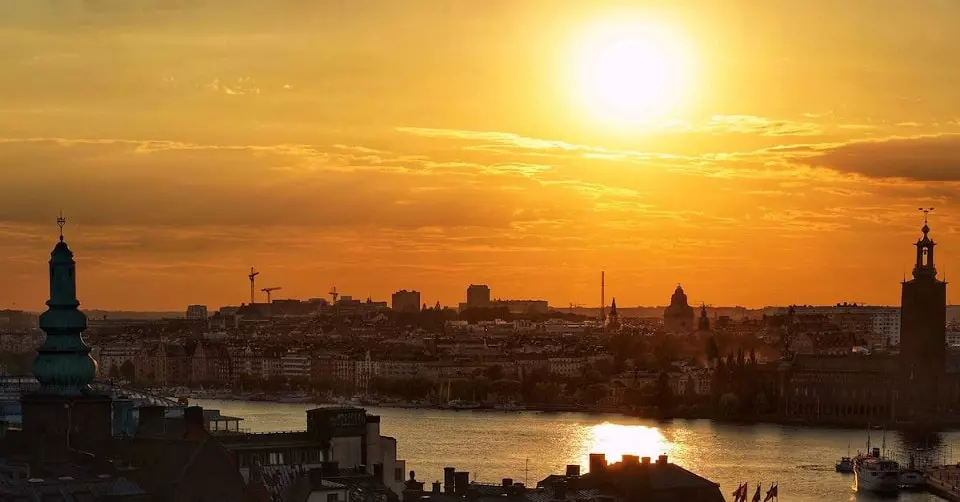 Solen går ner i Stockholm